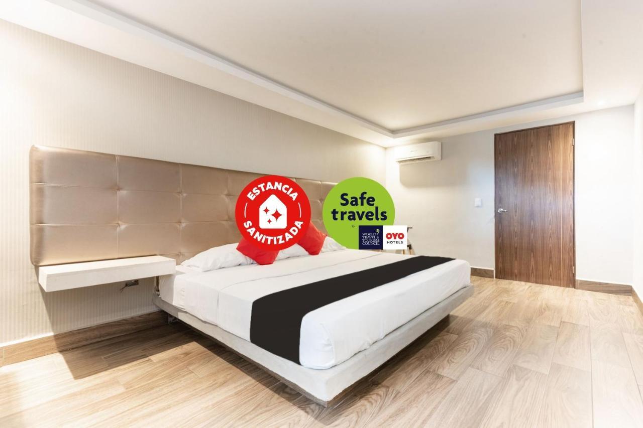 Hotel 202 Monterrey Bagian luar foto