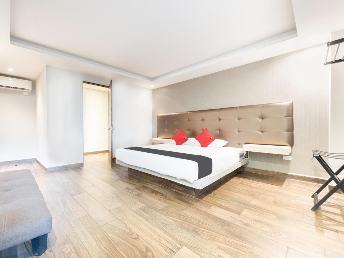Hotel 202 Monterrey Bagian luar foto